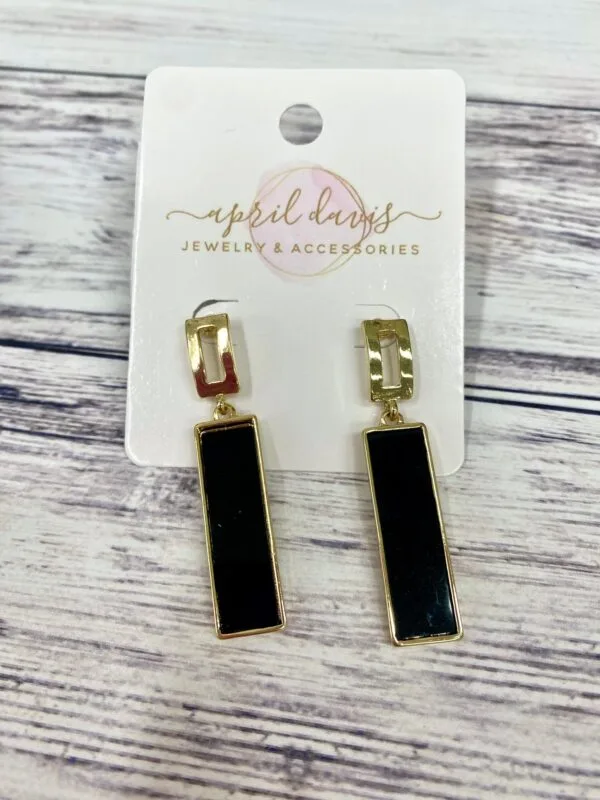 Minimalist Geometric Drop Black Color