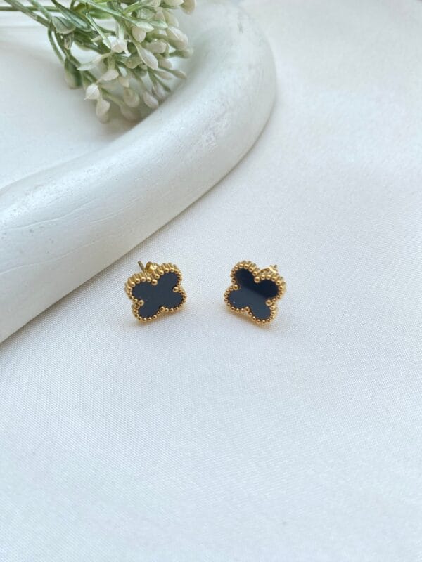 Elegant Black Clover Stud Earrings
