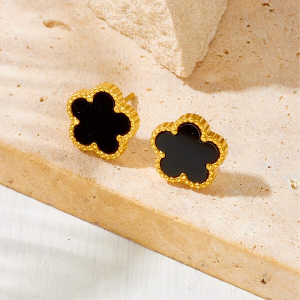 Elegant Black Clover Stud Earrings